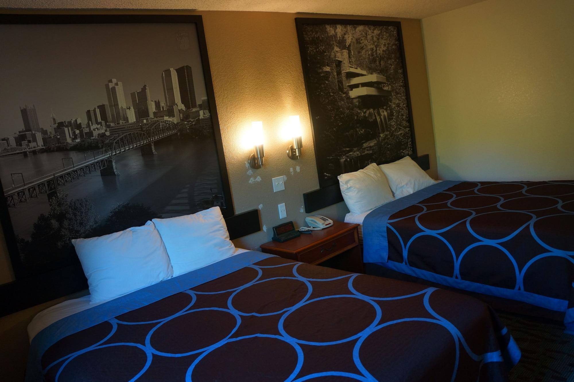 Super 8 By Wyndham Delmont Hotel Luaran gambar