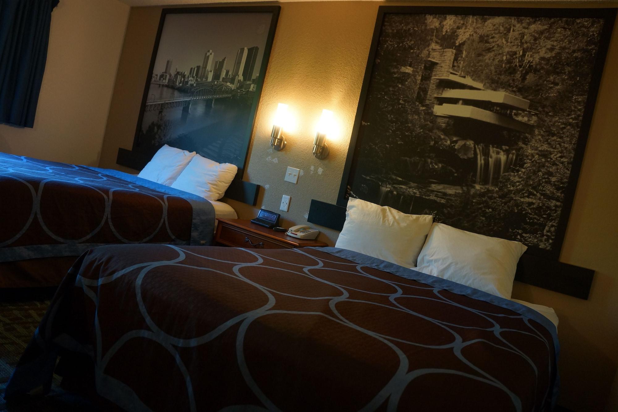 Super 8 By Wyndham Delmont Hotel Luaran gambar