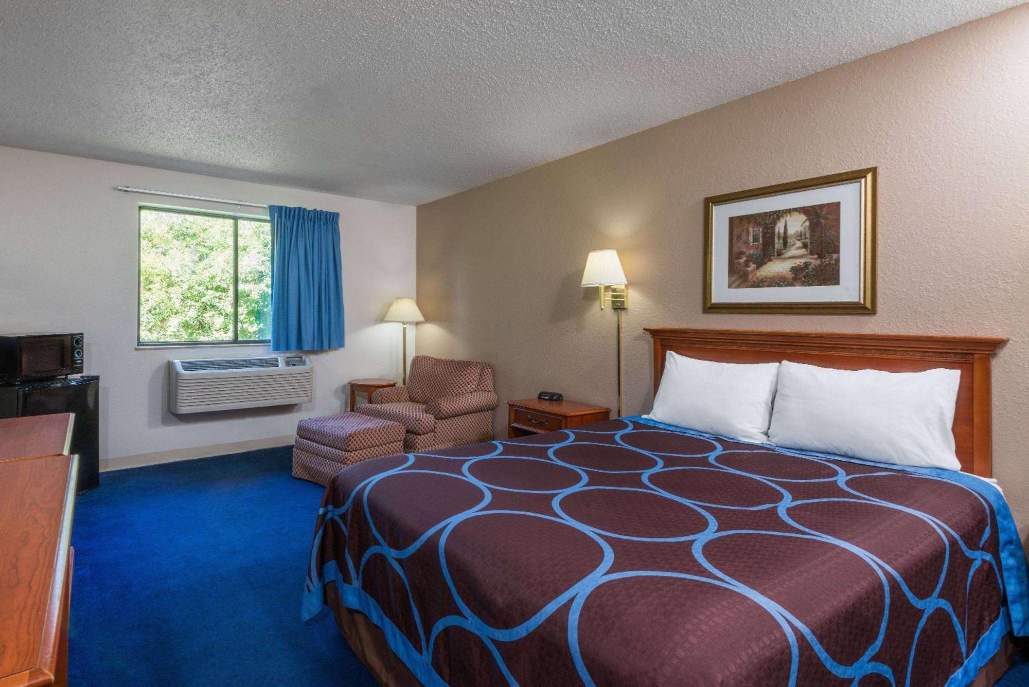 Super 8 By Wyndham Delmont Hotel Luaran gambar