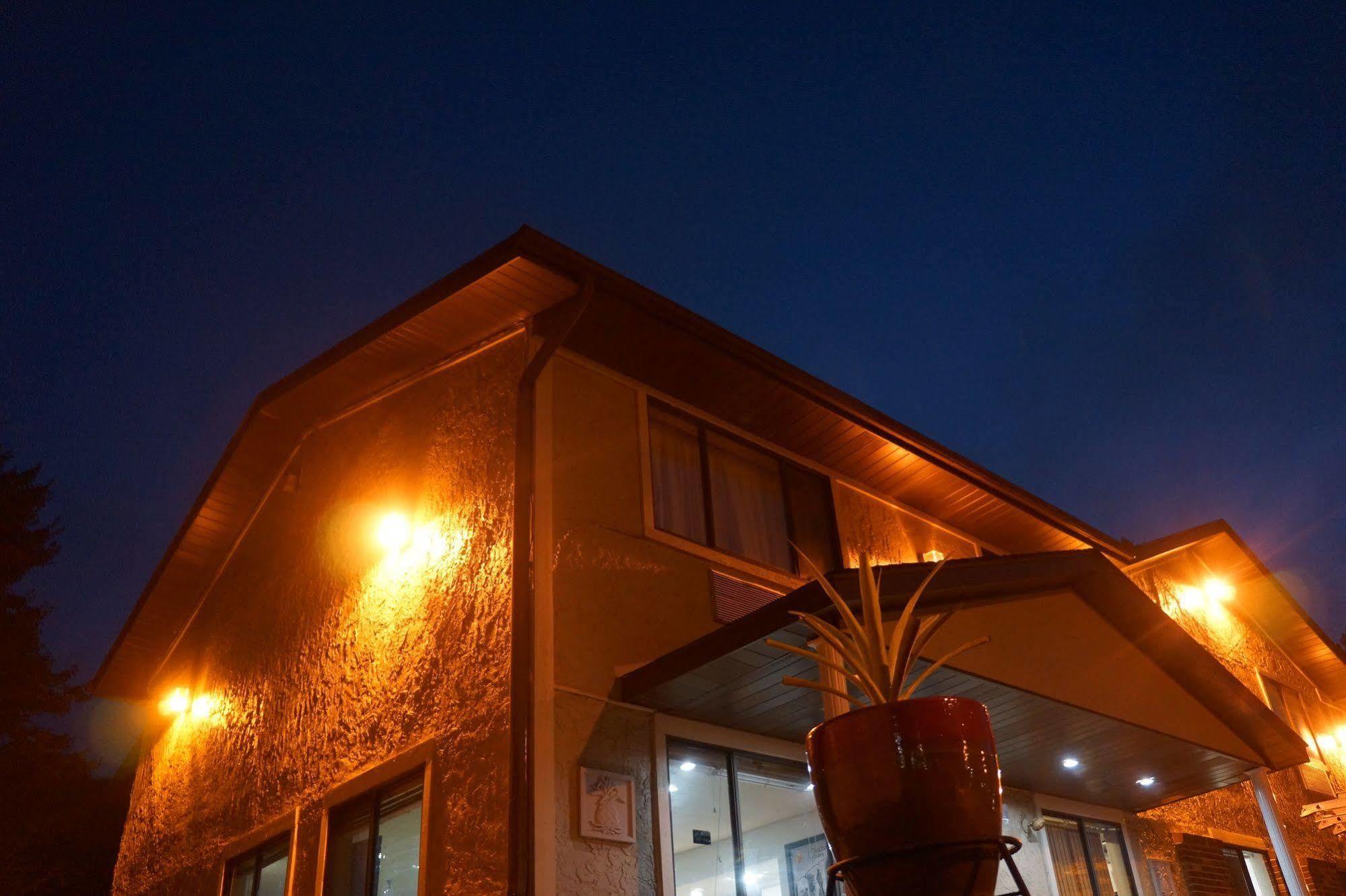 Super 8 By Wyndham Delmont Hotel Luaran gambar