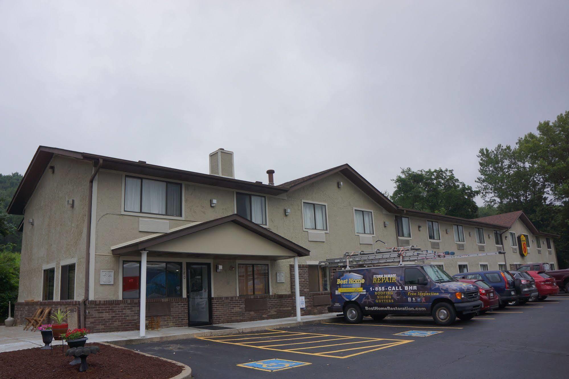 Super 8 By Wyndham Delmont Hotel Luaran gambar